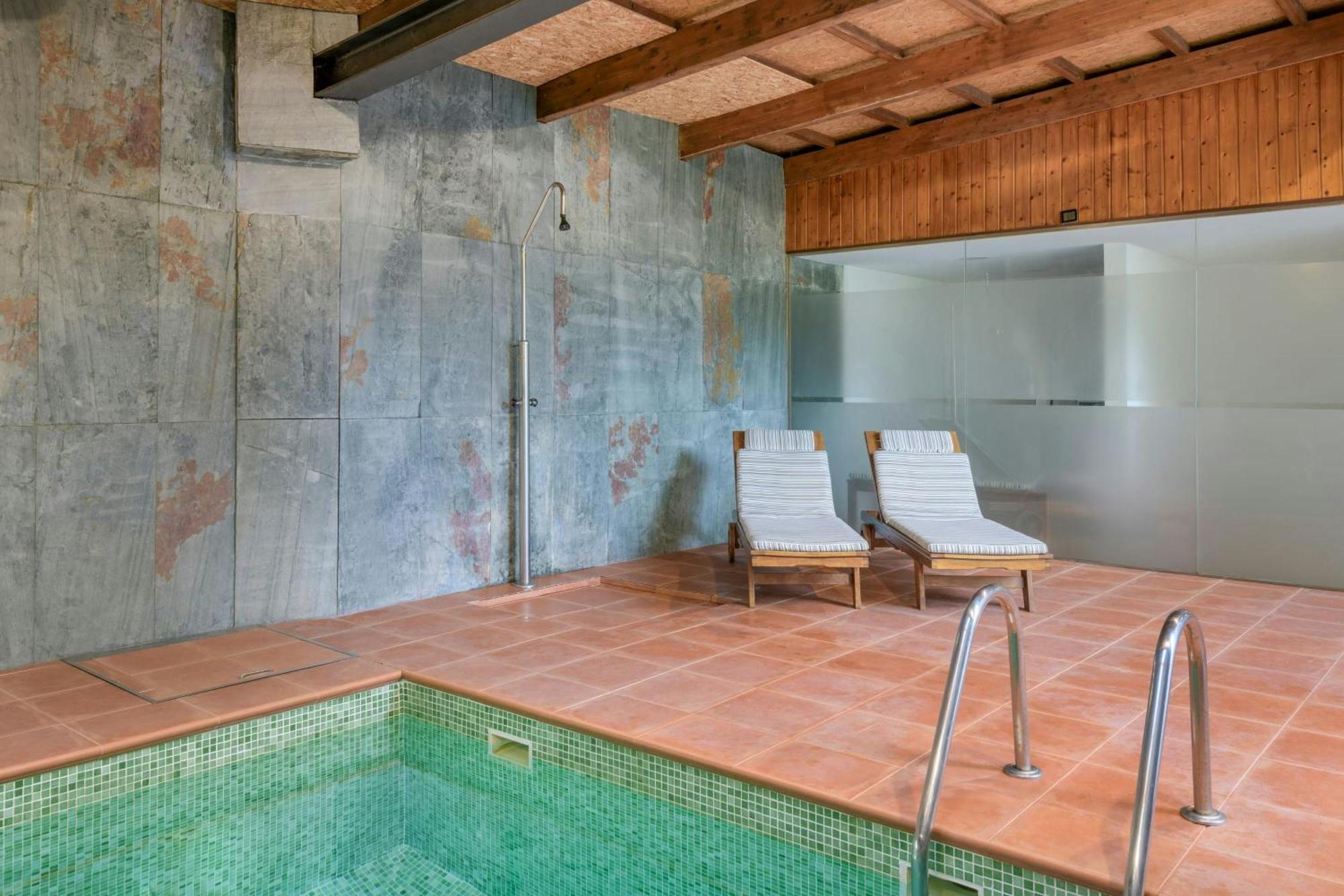 Hotel Palacio Del Carmen, Autograph Collection Сантьяго-де-Компостела Экстерьер фото The swimming pool