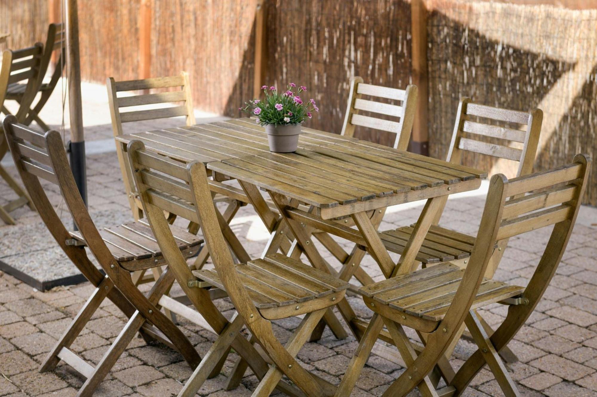 Hotel Palacio Del Carmen, Autograph Collection Сантьяго-де-Компостела Экстерьер фото Outdoor furniture